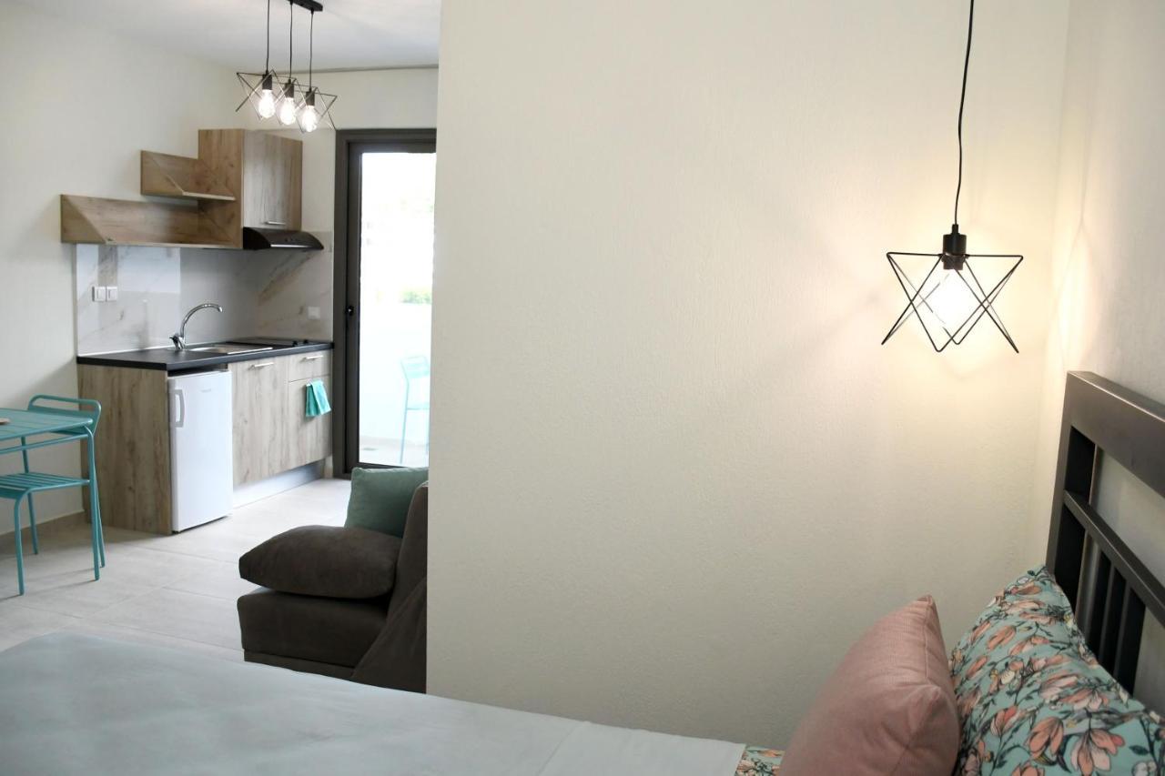 Theano Luxury Suites Nikiti Eksteriør billede
