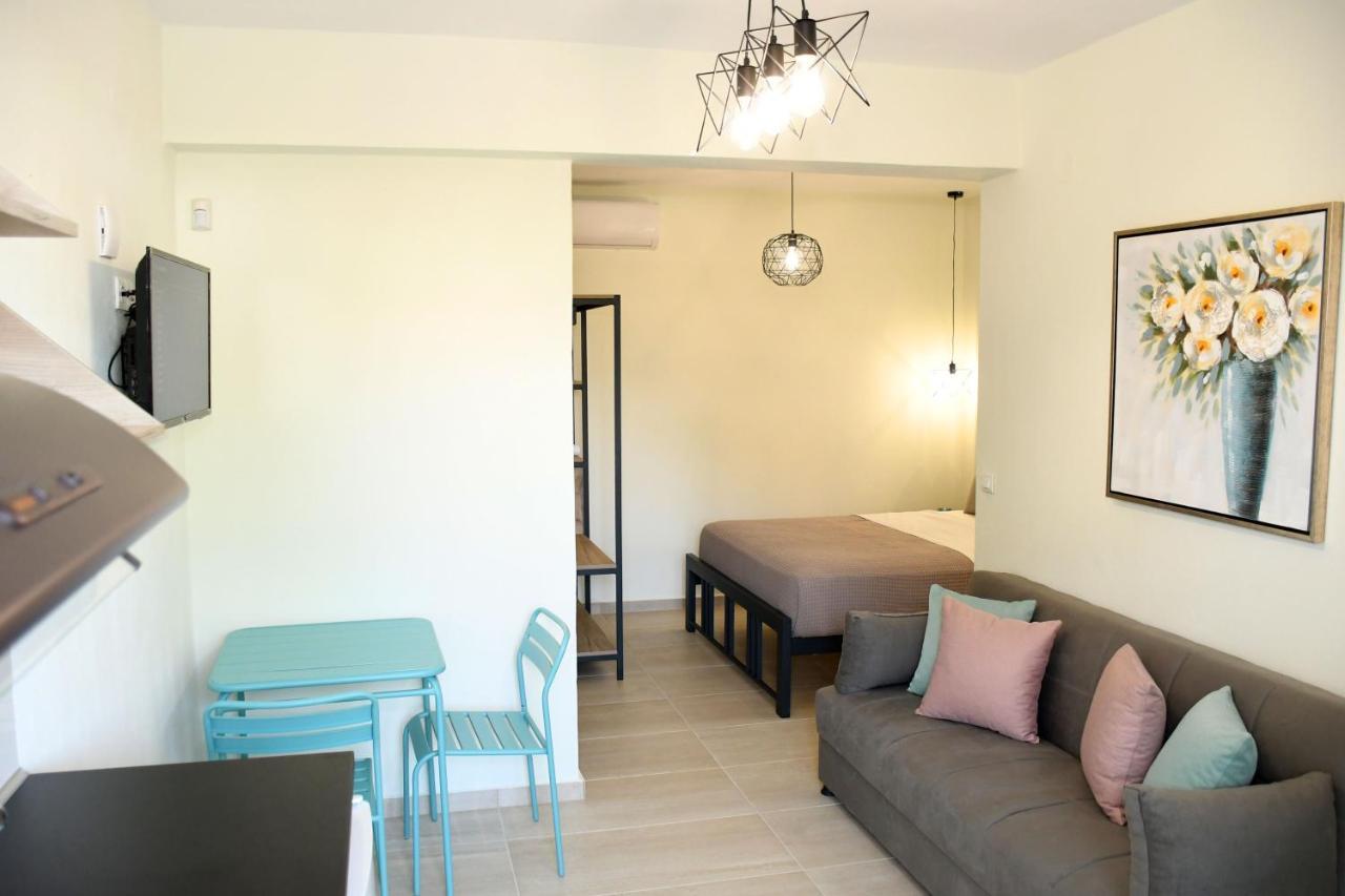 Theano Luxury Suites Nikiti Eksteriør billede