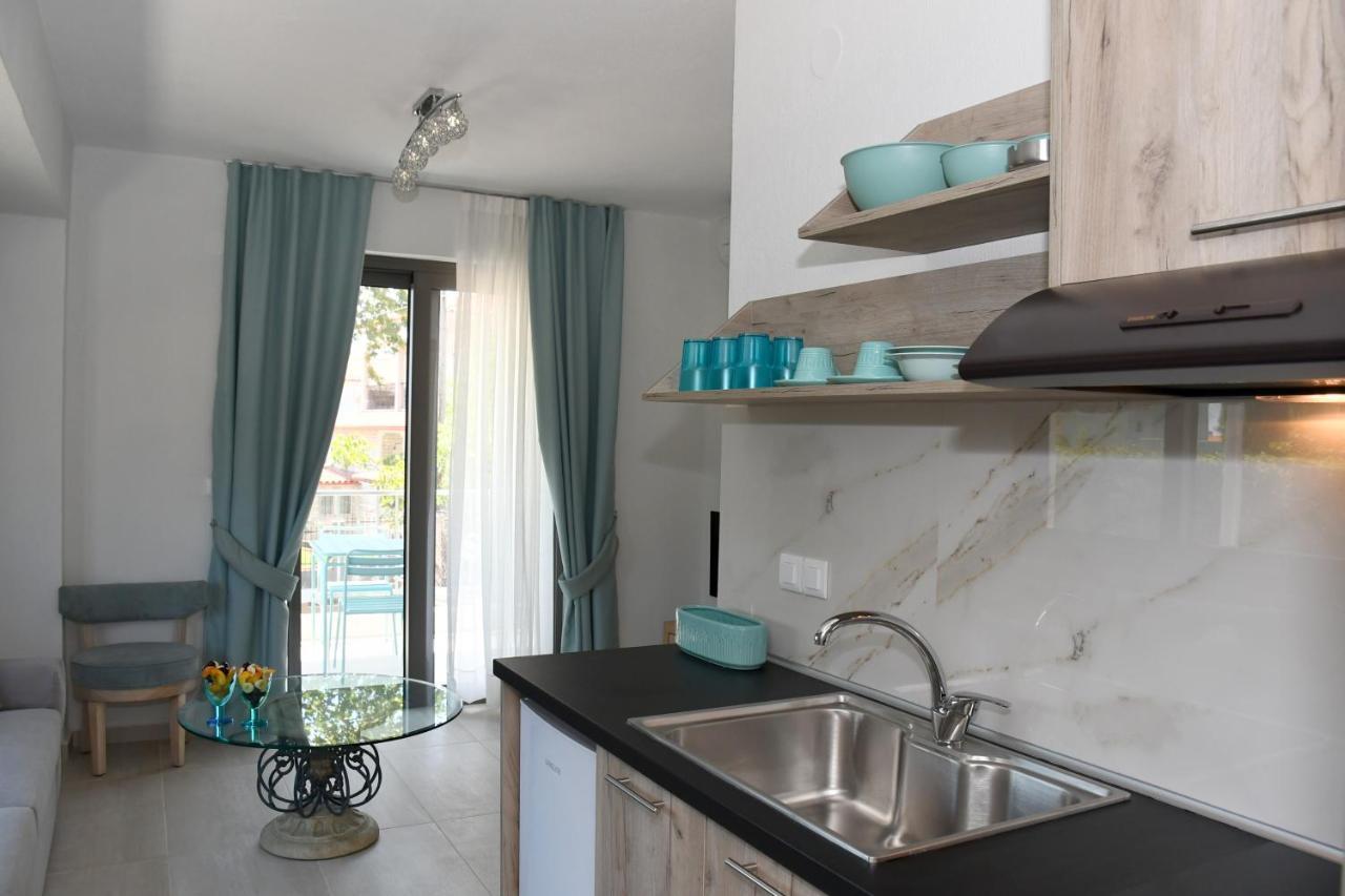 Theano Luxury Suites Nikiti Eksteriør billede